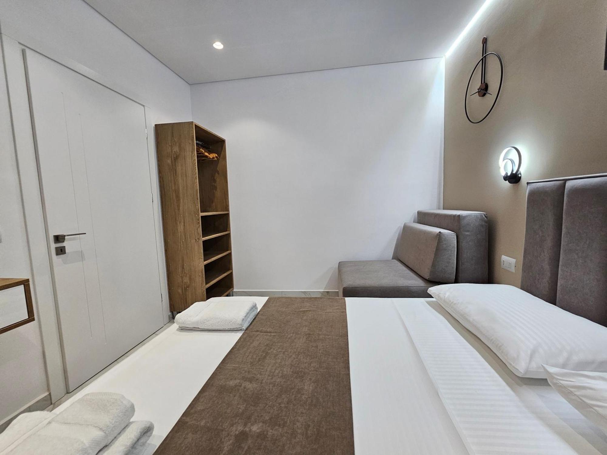Apartments Veliaj 사밀 외부 사진