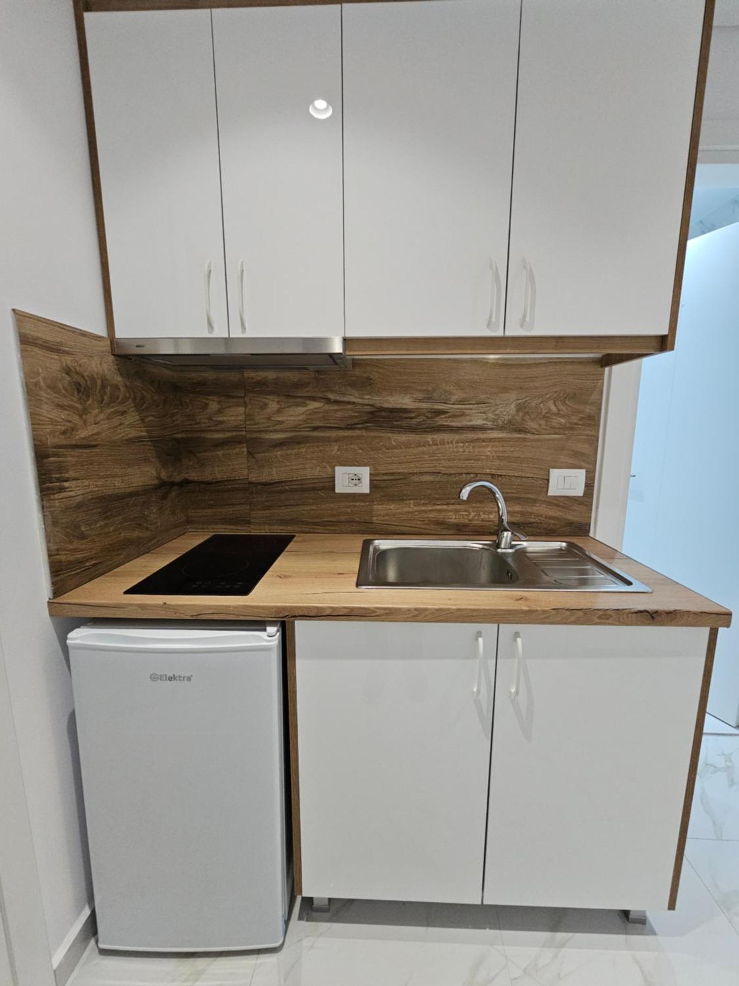 Apartments Veliaj 사밀 외부 사진