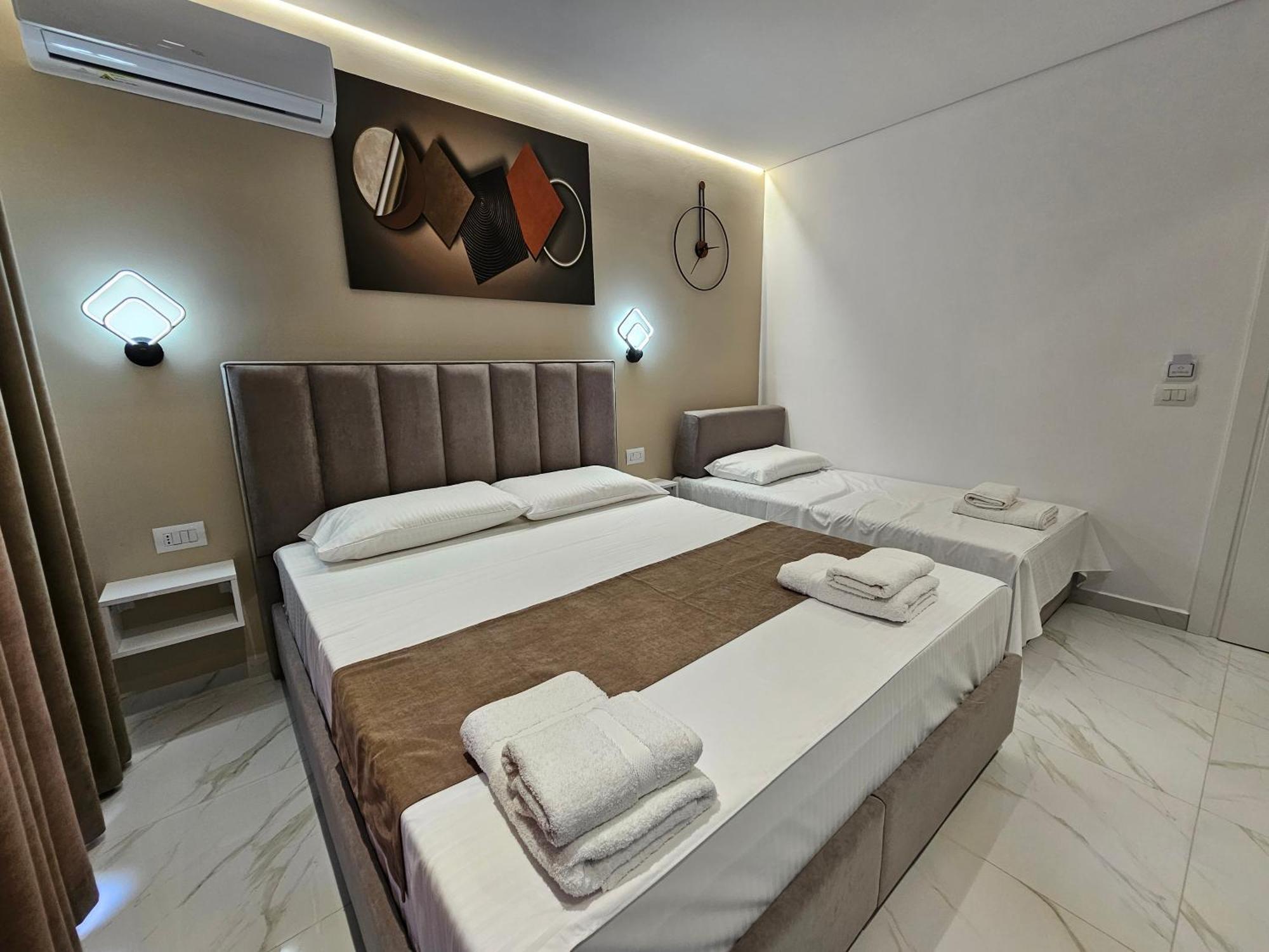 Apartments Veliaj 사밀 외부 사진