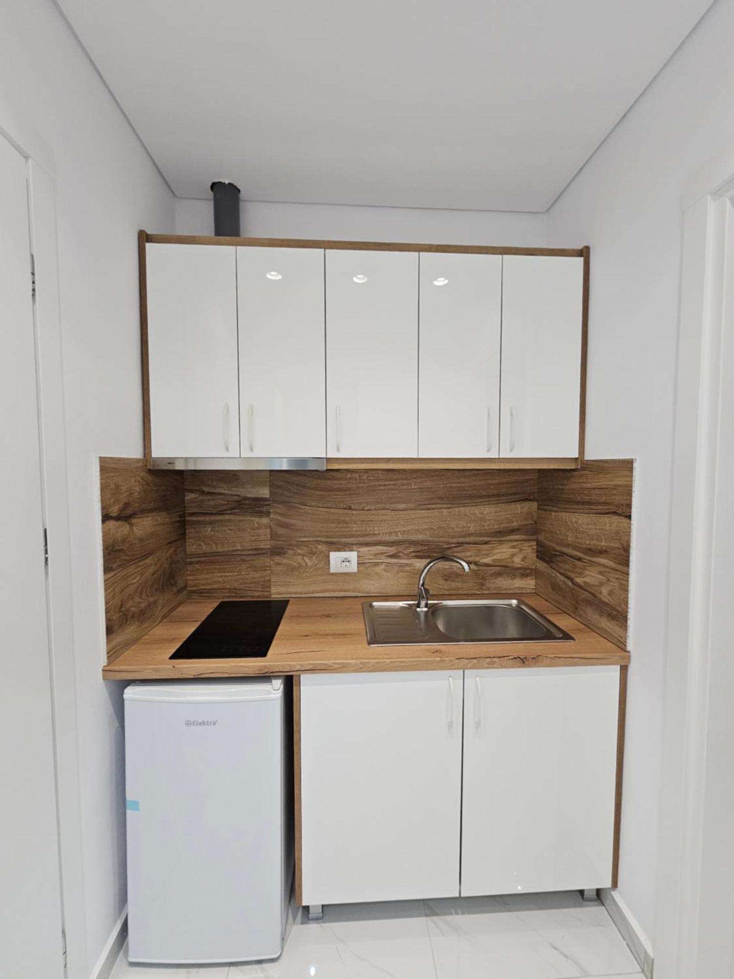 Apartments Veliaj 사밀 외부 사진