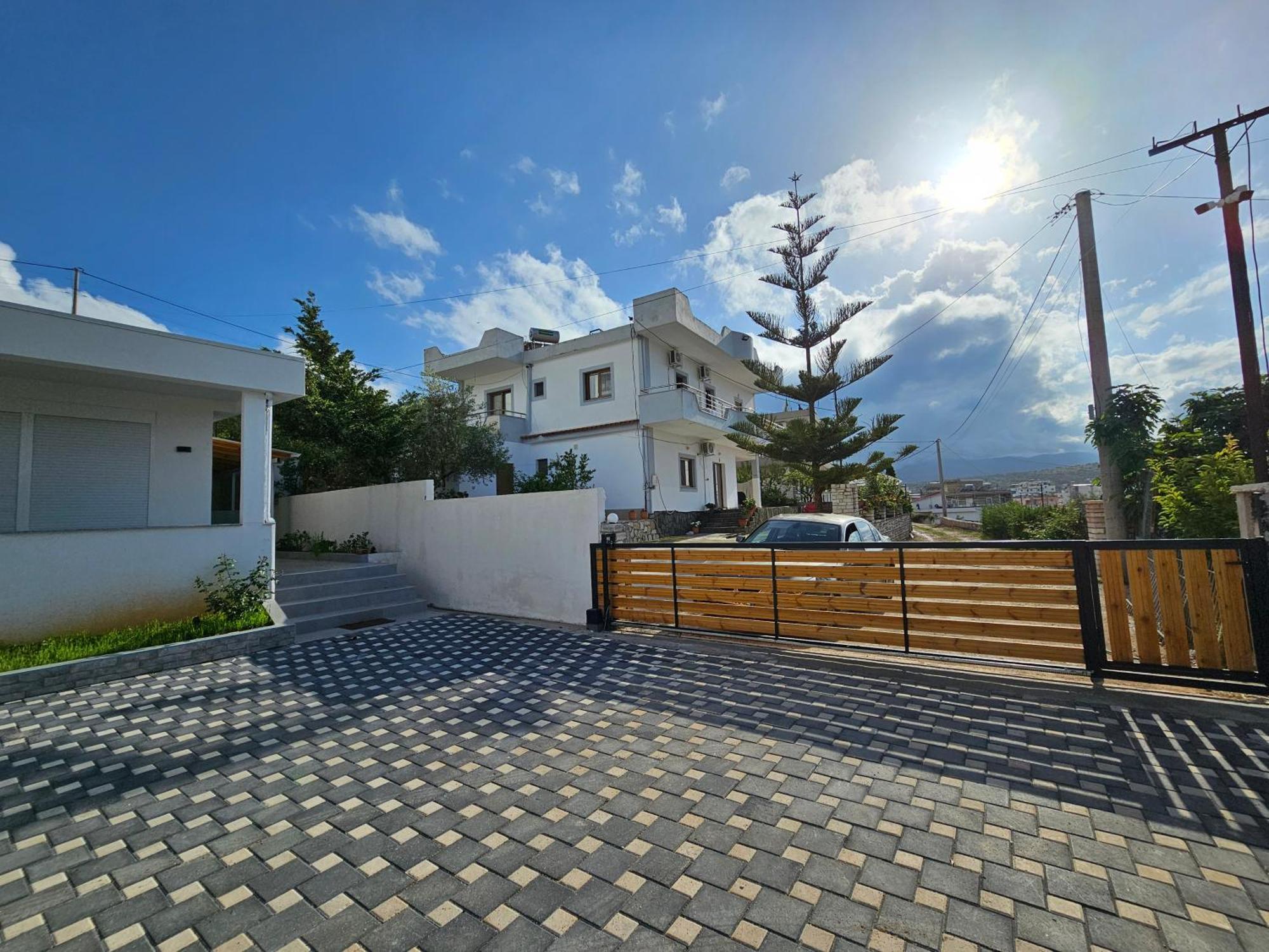 Apartments Veliaj 사밀 외부 사진