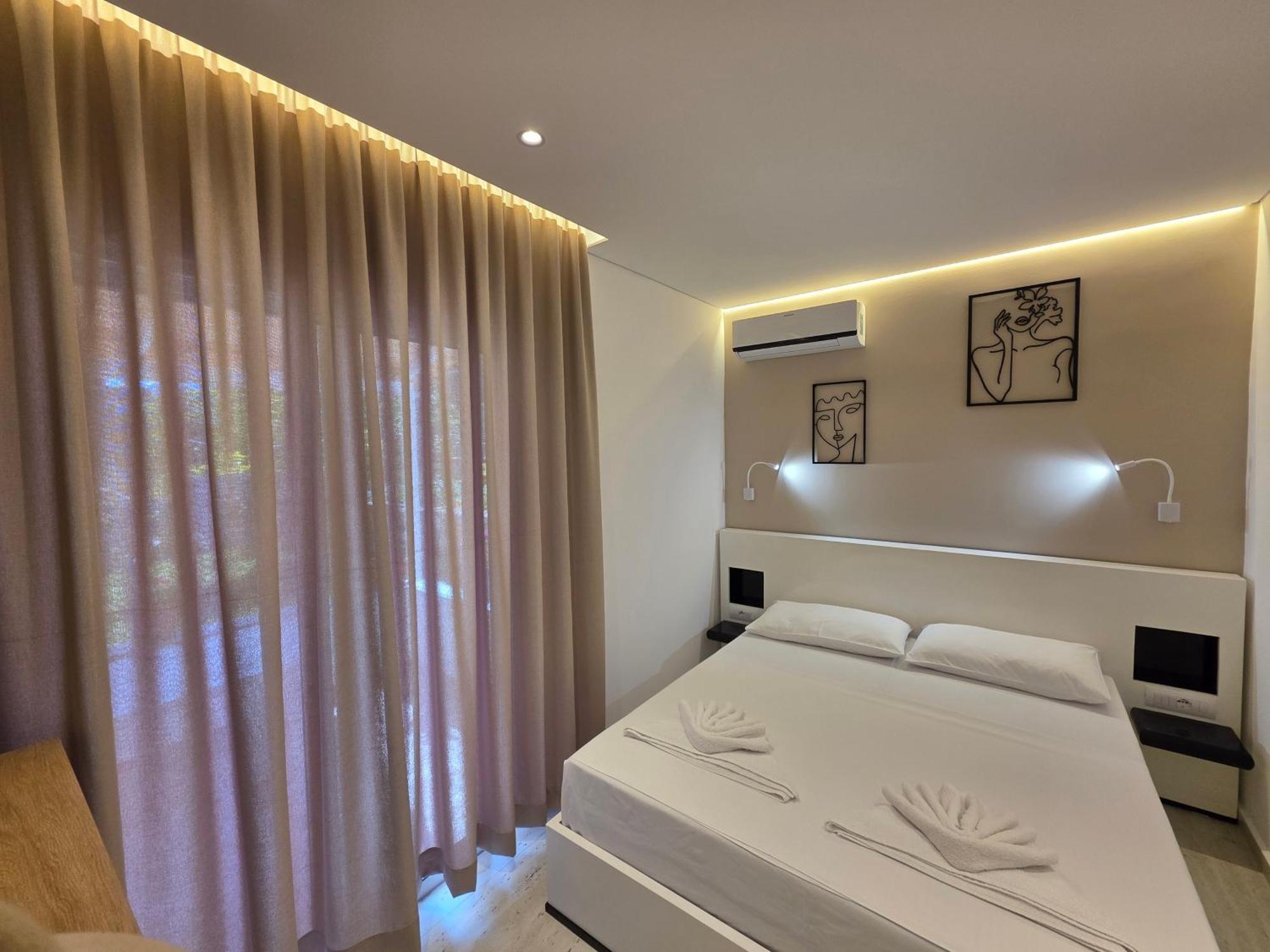 Apartments Veliaj 사밀 외부 사진
