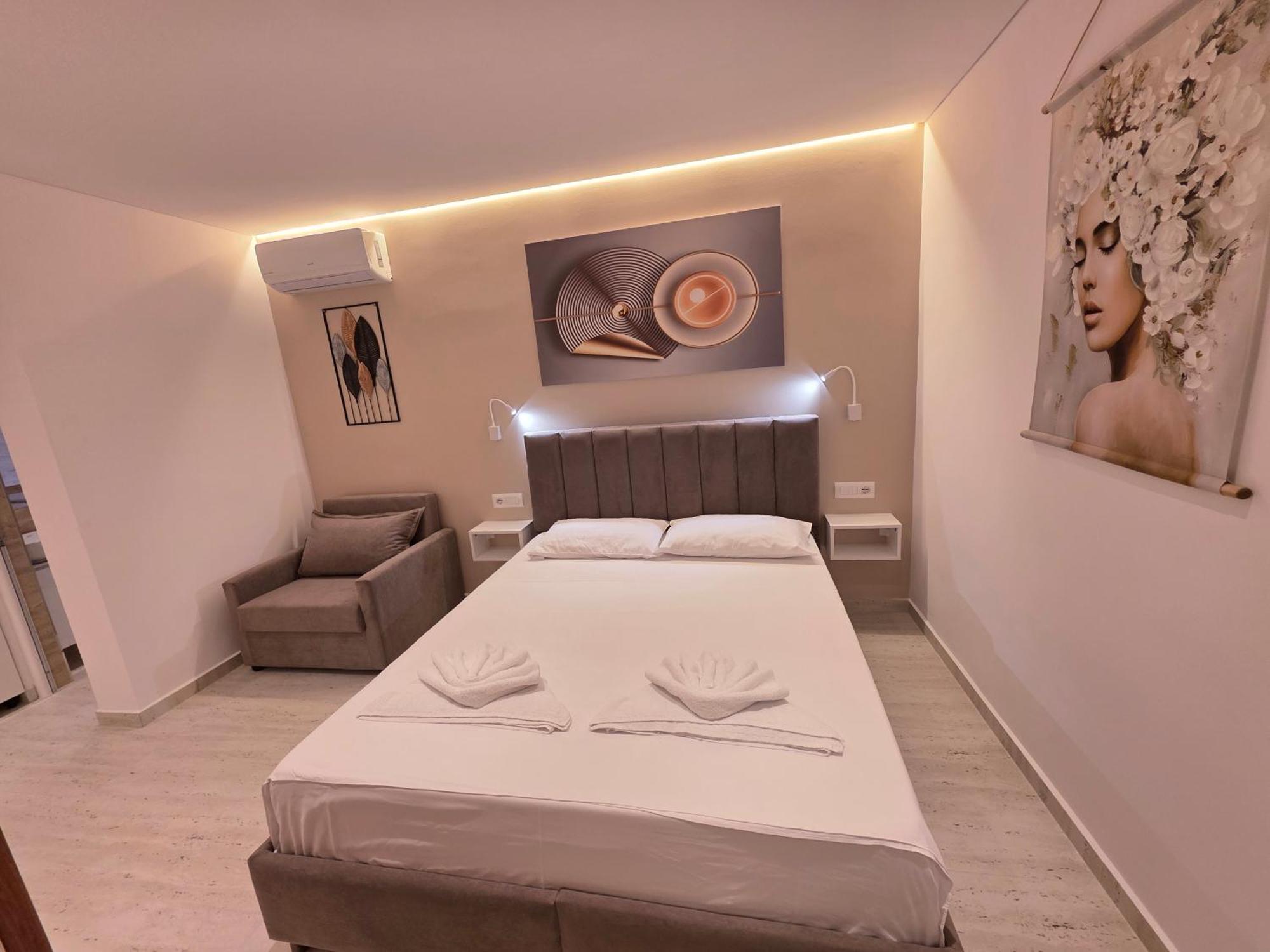 Apartments Veliaj 사밀 외부 사진